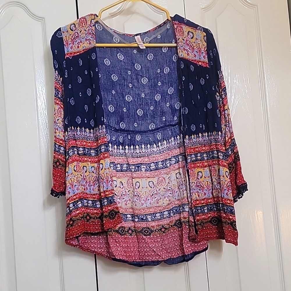 Xhilaration lightweight patterned kimono